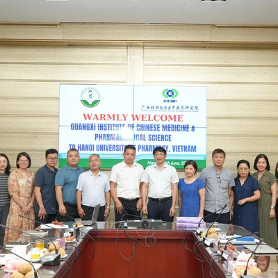 Trường Đại học Dược Hà Nội làm việc với Viện Nghiên cứu Y học Cổ truyền và Khoa học Dược Quảng Tây (Trung Quốc)